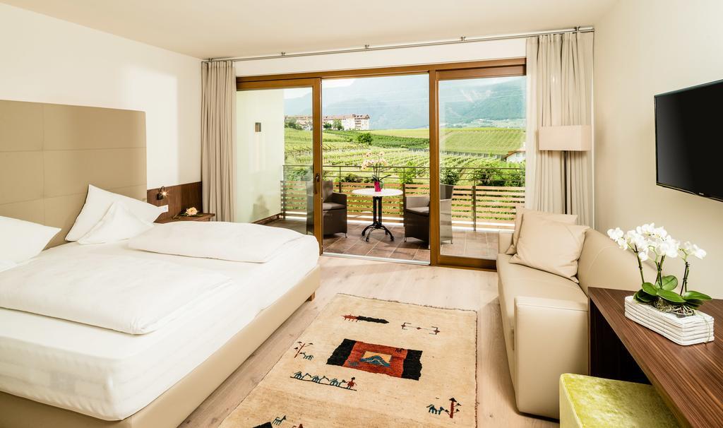 Hotel Girlanerhof Appiano Sulla Strada Del Vino Room photo